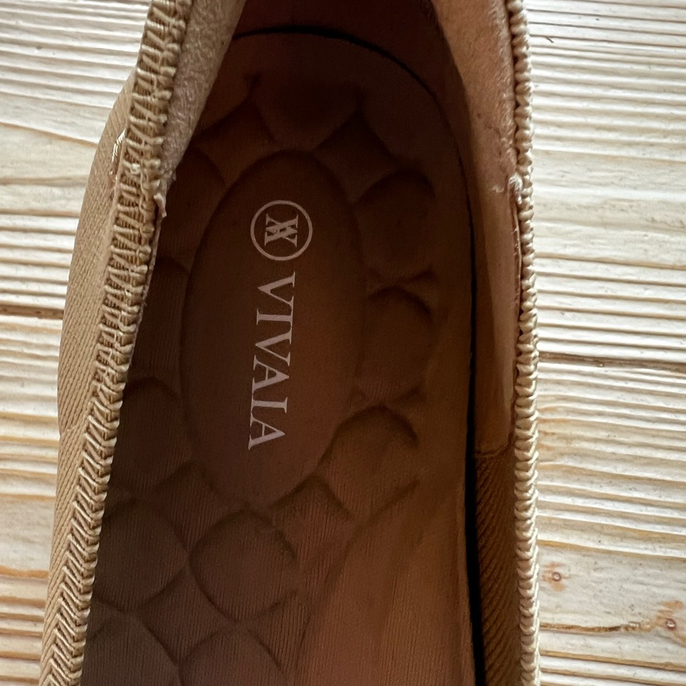 Vivaia “Stella” Pointed Toe Kitten Heels – Nude Beige – Size 43 (US 11.5) - Picture 6 of 7